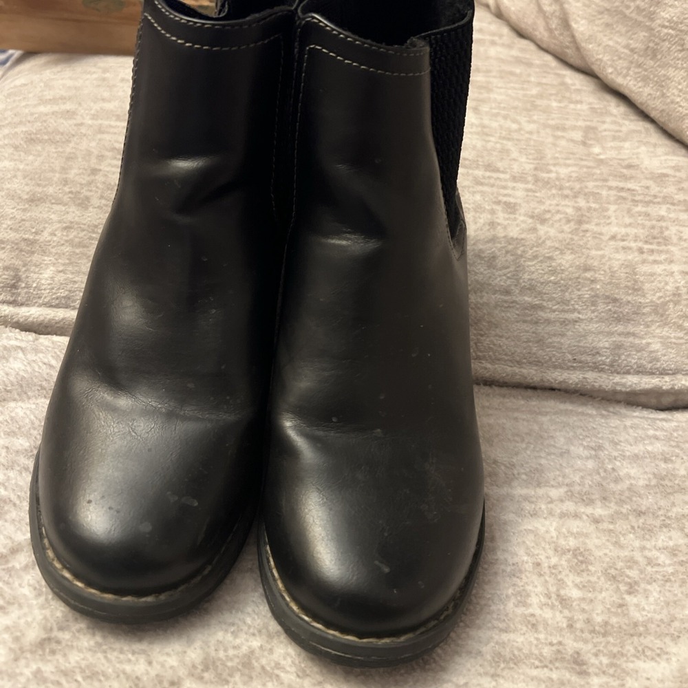 Eastland Jasmine Black Chelsea Ankle Boots Women 8 2149-01 Grunge Goth Biker Lug